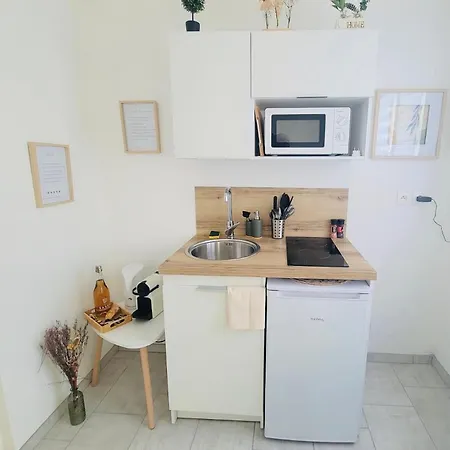 Le Jardin Des Plantes Et F2 Au Calmes, Terrasse, Stationnement Gratuit *