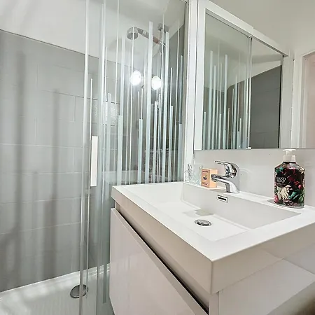 Le Jardin Des Plantes Et F2 Au Calmes, Terrasse, Stationnement Gratuit Appartement Rouen