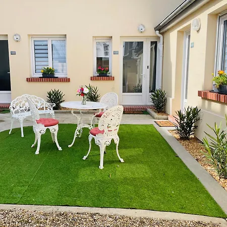 Le Jardin Des Plantes Et F2 Au Calmes, Terrasse, Stationnement Gratuit Appartement *