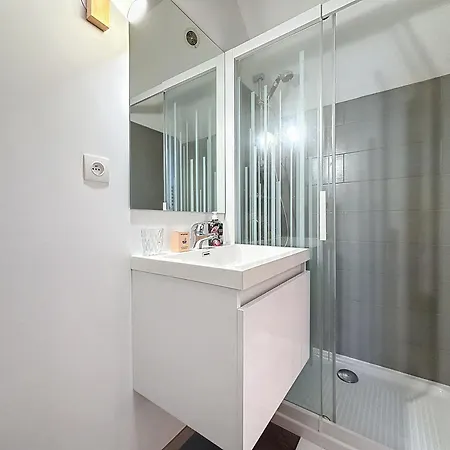 Le Jardin Des Plantes Et F2 Au Calmes, Terrasse, Stationnement Gratuit Rouen