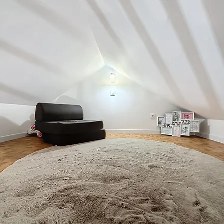 Appartement Le Jardin Des Plantes Et F2 Au Calmes, Terrasse, Stationnement Gratuit *